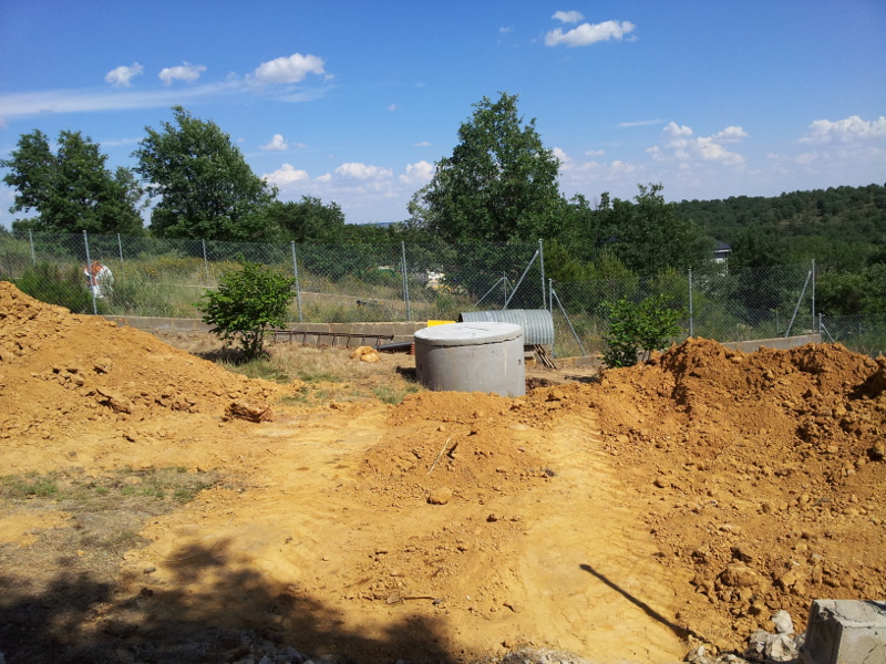 Obra de suministro de agua mediante pozo a finca en El Ferral (León)
